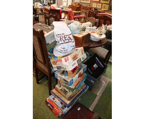 Large collection of assorted Vintage Games, AMT Caterpillar D8H etc