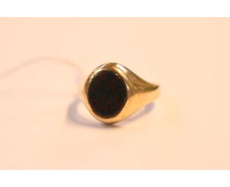 Gents 9ct Gold Bloodstone signet ring Size U. 7.7g total weight 