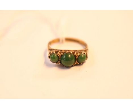 Ladies 9ct Gold Ring with Jade setting Size O. 3.7g total weight 