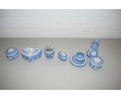 QUANTITY OF BLUE WEDGWOOD JASPERWARE ITEMS TO INCLUDE TRINKET BOXES, VASE, TABLE LIGHTER ETC