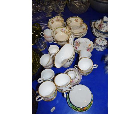VARIOUS TEA WARES TO INCLUDE ROYAL WORCESTER, ROSENTHAL, ROYAL WORCESTER SANDRINGHAM PATTERN GRAVY BOAT AND OTHER ITEMS