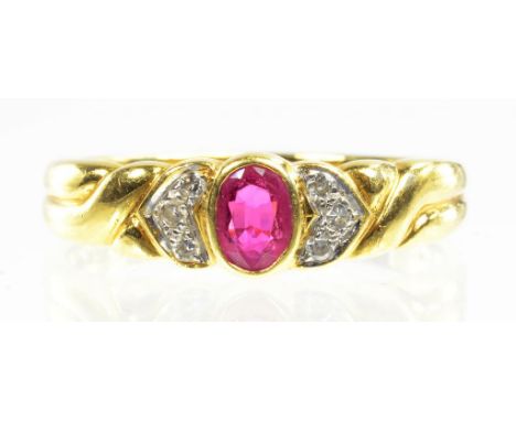 A RUBY AND DIAMOND RING, IN GOLD MARKED 18K, SIZE L, 3.2G