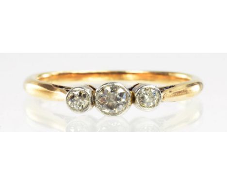 A DIAMOND THREE STONE RING IN GOLD, SIZE O, 2.4G