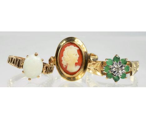 THREE GOLD RINGS, VARIOUSLY GEM SET, SIZES O, P, V, 11.3G