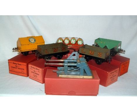 HORNBY 0 Gauge - 5 x No 1 Goods Wagons, a No 1 and 2 Buffer Stop and a quantity of C/W Track - No 1 Wagons - Barrel Wagon wit