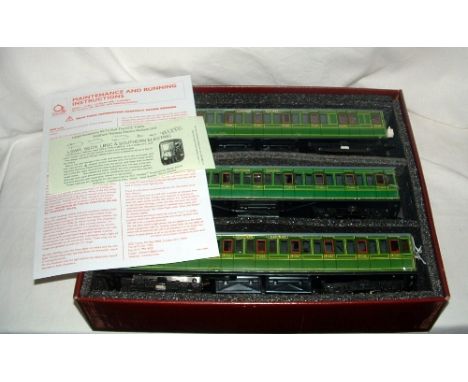 ACE Trains 0 Gauge Southern Railways Green EMU Set comprising a Driving 3rd Coach, all 3rd Centre Coach, and Dummy Driving 3r
