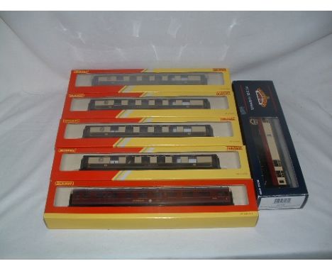 HORNBY/BACHMANN 6 x Mint Boxed Coaches - Hornby R4131B BR Maroon 68ft 12 wheel Dining Car - Hornby Railroad 4 x unilluminated