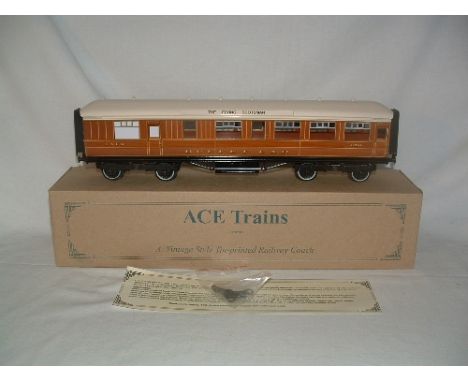 ACE Trains C/4 3R  'Flying Scotsman' Gresley Buffet Diner. Mint Boxed