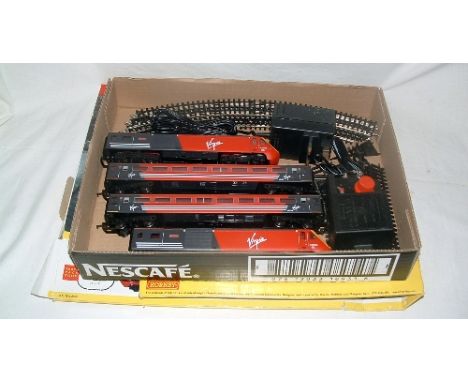 HORNBY R1032 Virgin Trains HST 125 Ready to Run Train Set comprising a Virgin Trains Class 43 Power & Dummy Car, 2 x 2nd Open