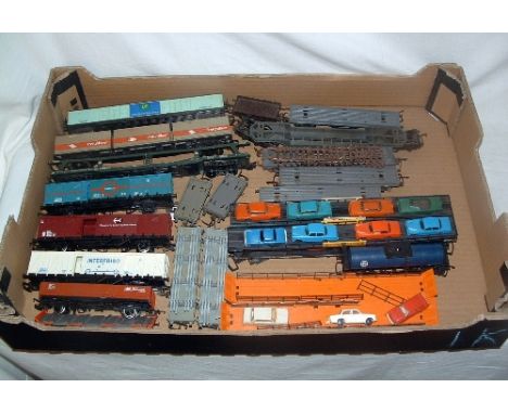 A tray containing 23 x TRIANG/HORNBY/LIMA mostly Bogie Good Wagons - Fair Plus to Good Plus.