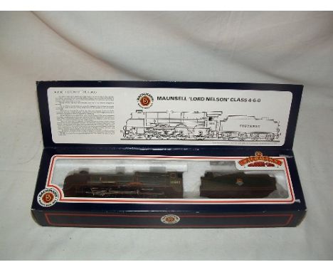 BACHMANN 31-405 BR Green Lord Nelson 4-6-0 'Sir Walter Raleigh'. Mint with Instructions and an unopened Accessory Pack in a N
