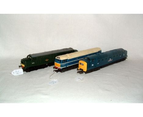 3 x Diesel Locomotives - HORNBY R357B BR Experimental Blue Class 31 with White Roof and Lines no D5578 - R751 BR Green Class 