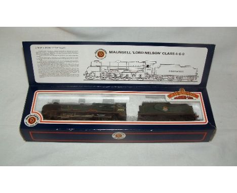 BACHMANN 31-402 BR Green Lord Nelson Class 4-6-0 'Sir Francis Drake'. Near Mint Boxed with an unopened Accessory Pack..