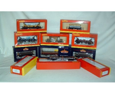 HORNBY/BACHMANN 12 x mainly Engineering Wagons and Hoppers - nos Hornby R033, 6107B, 6123D x 2 (1 unboxed), 6206, 6214, 6344,