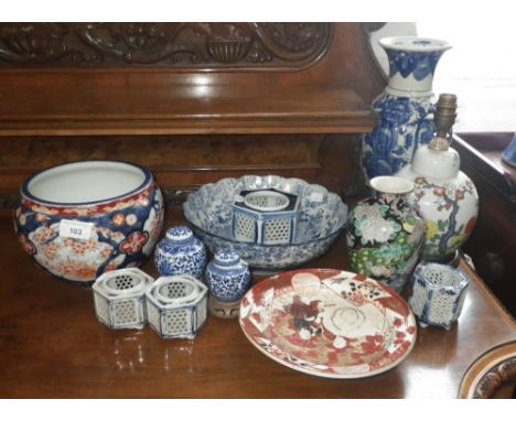 A COLLECTION OF ORIENTAL CERAMICS including Imari decorated jardiniere