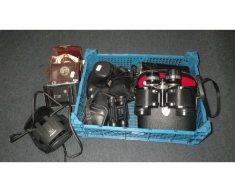 A QUANTITY OF ASSORTED CAMERA EQUIPMENT and binoculars 