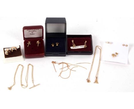 A quantity of 9ct gold jewellery to include two necklaces, cultured pearl earrings, earhoops, etc, approx. 7.0g gross