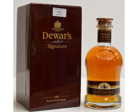 DEWAR'S SIGNATURE BLENDED SCOTCH WHISKY, WITH WOODEN PRESENTATION BOX - 70CL, 43% VOL     