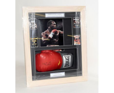 Evader Holyfield (Warrior) Signed boxing Glove with Authentication