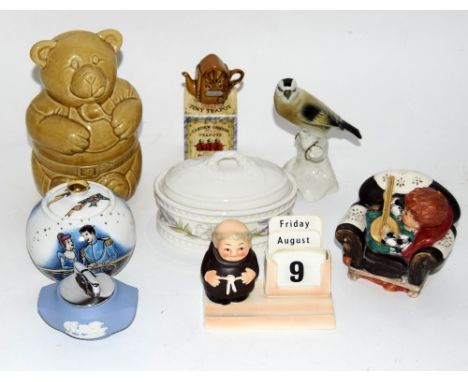 Quantity of collectables to include Goebel & Wedgewood