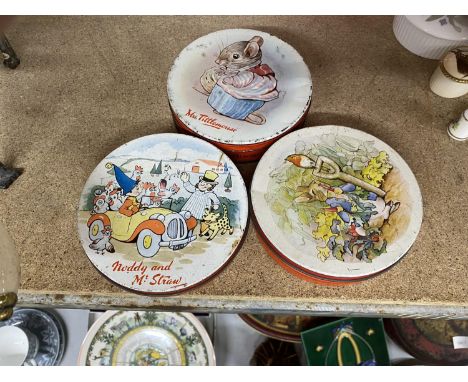 THREE VINTAGE HUNTLEY AND PALMERS BISCUIT TINS, MRS TITTLEMOUSE, BENJAMIN BUNNY AND NODDY AND MR STRAW 