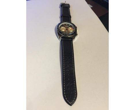 A SEKONDA CHRONOGRAPH WRISTWATCH - WORKING AT LOTTING UP 