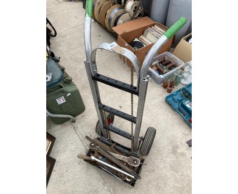 AN ASSORTMENT OF TOOLS TO INCLUDE A SACK TRUCK, SPANNERS AND SOCKETS ETC 