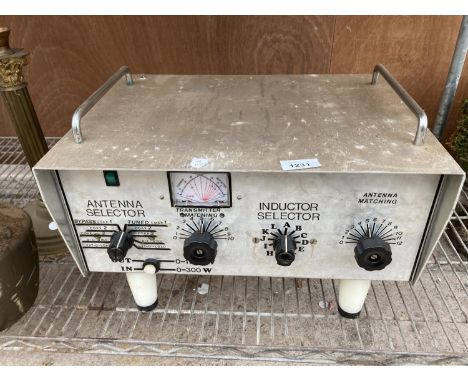 A VINTAGE ANTENA MATCHING SELECTOR 