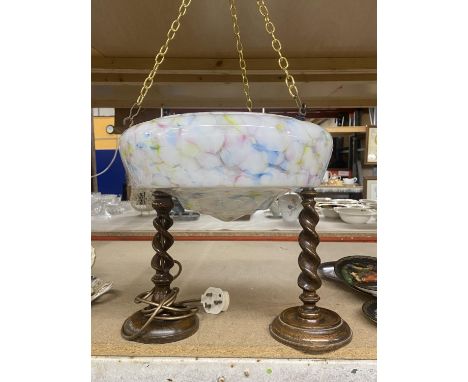 TWO BARLEY TWIST WOODEN LAMP BASES AND A VINTAGE GLASS LIGHT SHADE WITH HANGING CHAINS 