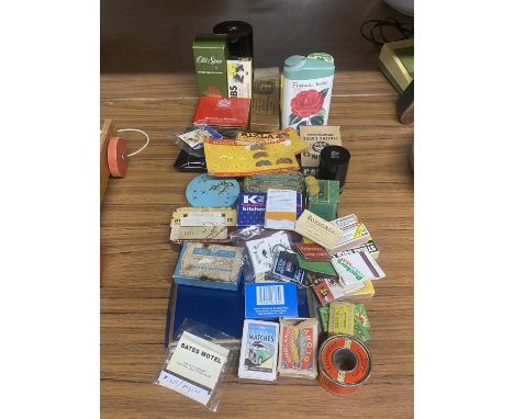 A COLLECTION VINTAGE ITEMS TO INCLUDE MATCHBOXES, SEGS, OLD SPICE, PLAYING CARDS, ETC 