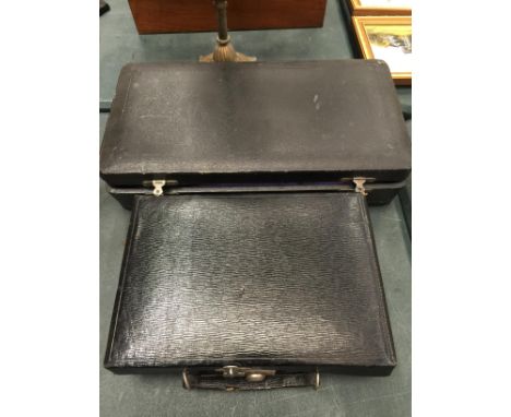 AN EMPTY VINTAGE VANITY BOX AND A GENTLEMAN'S TRAVELLING CASE WITH CONTENTS 