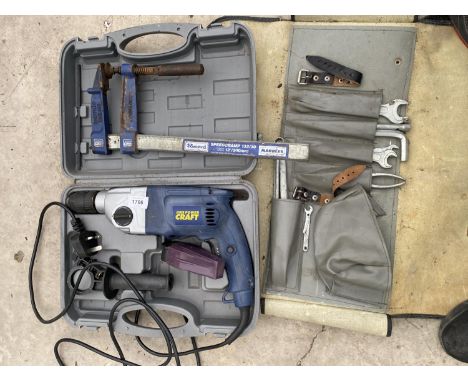AN ASSORTMENT OF TOOLS TO INCLUDE A POWER CRAFT DRILL AND A RECORD SASH CLAMP ETC 
