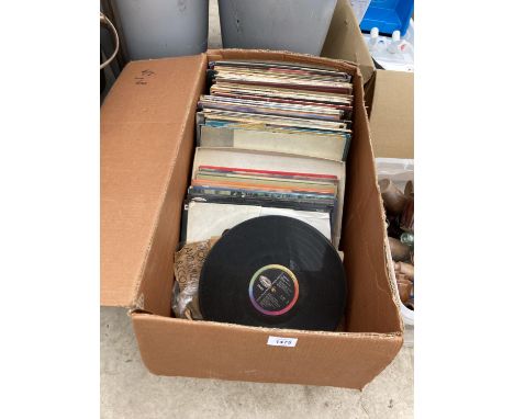 A LARGE ASSORTMENT OF VINTAGE LP RECORDS 