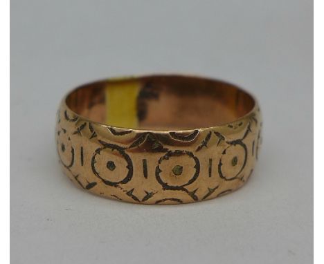 A Victorian 9ct gold ring, Birmingham 1876, 4.5g, Q