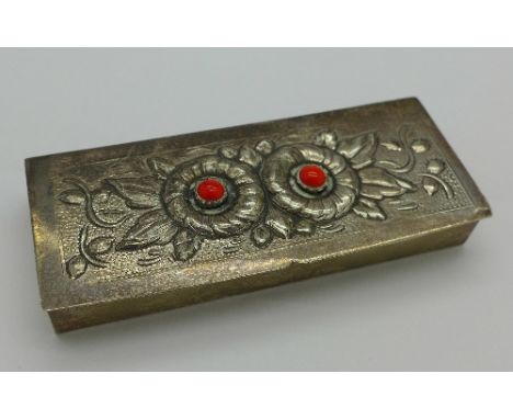 A Spanish white metal snuff box