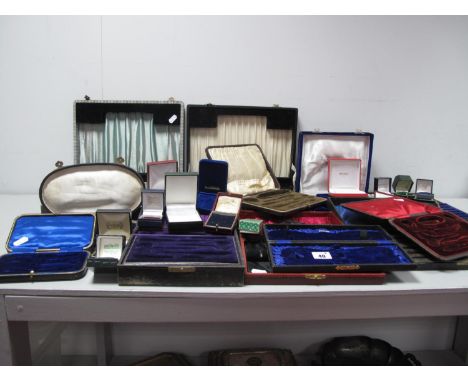 Assorted Antique, Vintage and Later Cases, ring boxes, etc (all empty).