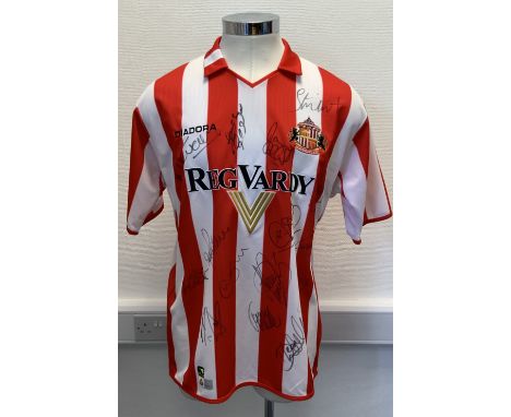 Sunderland 2004/2005 Signed Football Shirt: Promoted as Champions of the Championship. Signed by 15 on XL signed home shirt.