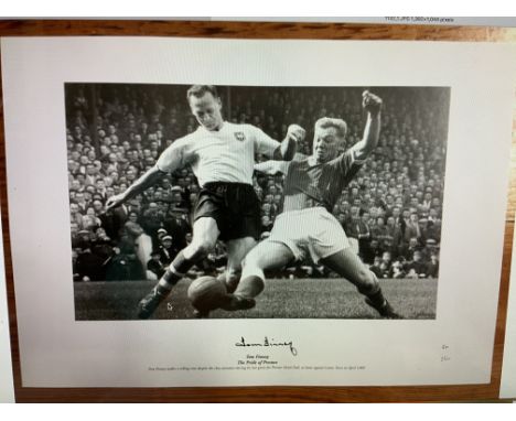 Tom Finney Signed Preston Football Print: Ltd Edition number 82/250. Depicts Finney playing for Preston v Luton in 59/60. Han