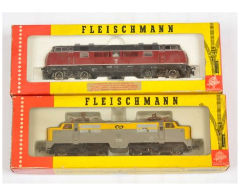 Fleischmann HO Gauge pair of Diesel Locomotives comprising of Ref 4372 Dutch Railways grey and yellow No.1215 together and Re