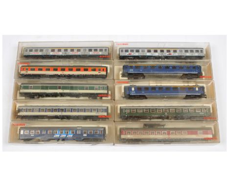 Fleischmann HO Gauge mixed group of Coaches to include 5156, 5104, 5173 and others (see photo). Conditions are Fair to Near M