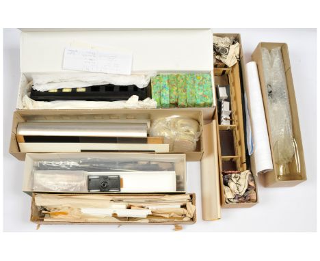 LMC, Ian Kirk &amp; others. Group of O Gauge Coach Kits. Leeds Model Co. Bakelite LMS Open 3rd Class, Gresley Coronation Set 