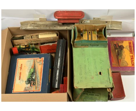 Hornby O Gauge Track accessories, empty boxes &amp; other items. To include Hornby Series Fence Sections with Trees, Yard Cra