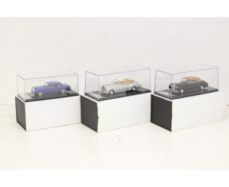 Rolls-Royce: A collection of three boxed Rolls-Royce 1:43 vehicles, to include: two examples of 1961 Silver Cloud II Drophead