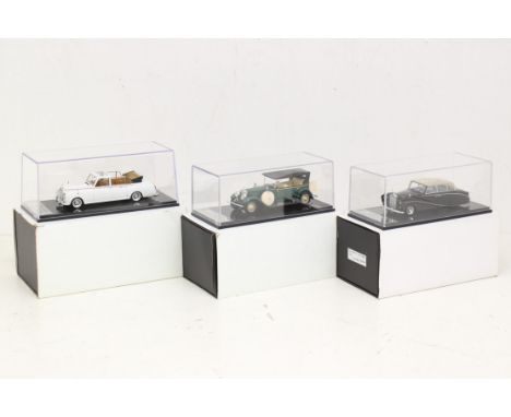 Rolls-Royce: A collection of three boxed Rolls-Royce 1:43 vehicles, to include: 1966 Phantom V Mulliner Landaulette, 1956 Sil