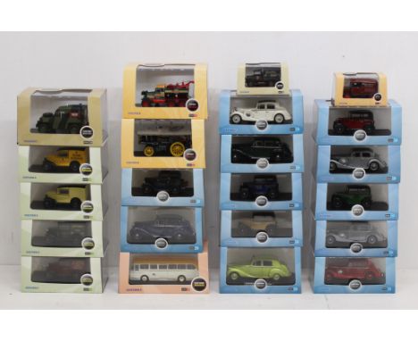 Oxford: A collection of approx. 20 cased Oxford Diecast 1:43 and 1:76 vehicles. Original boxes, general wear expected with ag