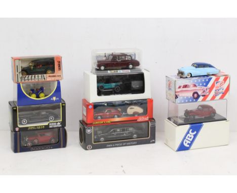 Diecast: A collection of assorted boxed diecast vehicles, to include: Spot-on Triang Royal Rolls-Royce 260, Schuco, ABC and o