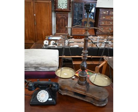 Vintage Bakelite dial telephone GPO no 164 H36/234 (with modern jack) to/w a brass and stained wood table lamp, modelled as a