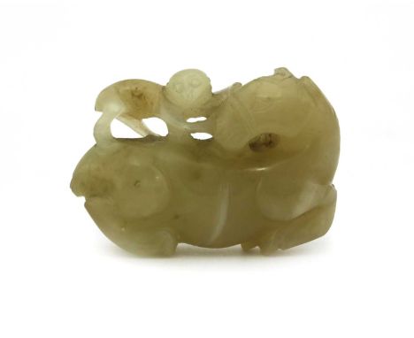A Chinese jade carving, late Qing dynasty, of a monkey on the back of a recumbent horse, 4cm long清晚期 玉雕马上封侯把件Condition report