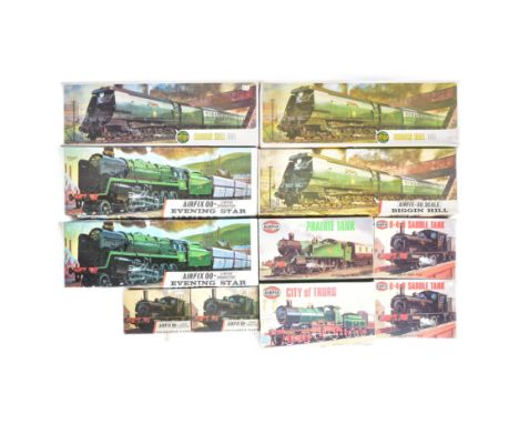 Model Kits - a collection of vintage Airfix OO gauge plastic model kits of locomotive interest to include; Evening Star, City
