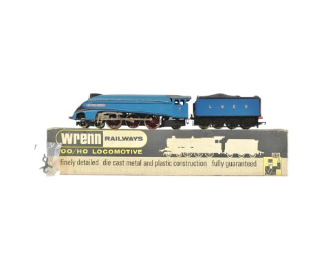 Model Railway - an original Wrenn made OO gauge model railway trainset locomotive engine No.&nbsp;2212 Class A4 4-6-2 7 'Sir 